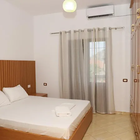 Apartment Fjorentin