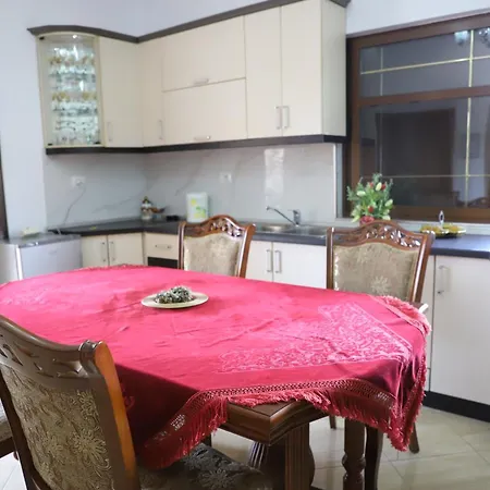 Fjorentin Apartment