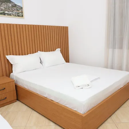 Fjorentin Apartment Berat